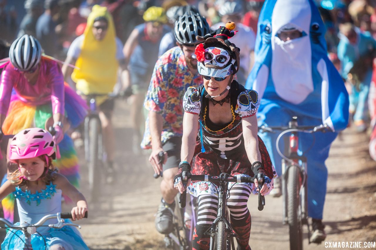 Lots of the racers got in the Halloween spirit. 2018 Surf City Rock Lobster Cup. © J. Vander Stucken / Cyclocross Magazine