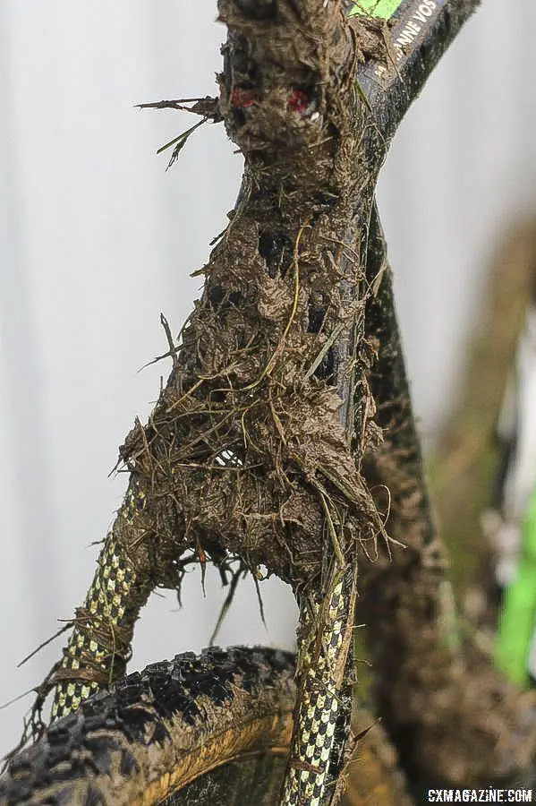 The X-Night has a bridge on the seat stays, which packs mud more than bikes which have unbridged stays. Marianne Vos' Ridley X-Night SL Disc, 2018 Jingle Cross World Cup. © Z. Schuster / Cyclocross Magazine