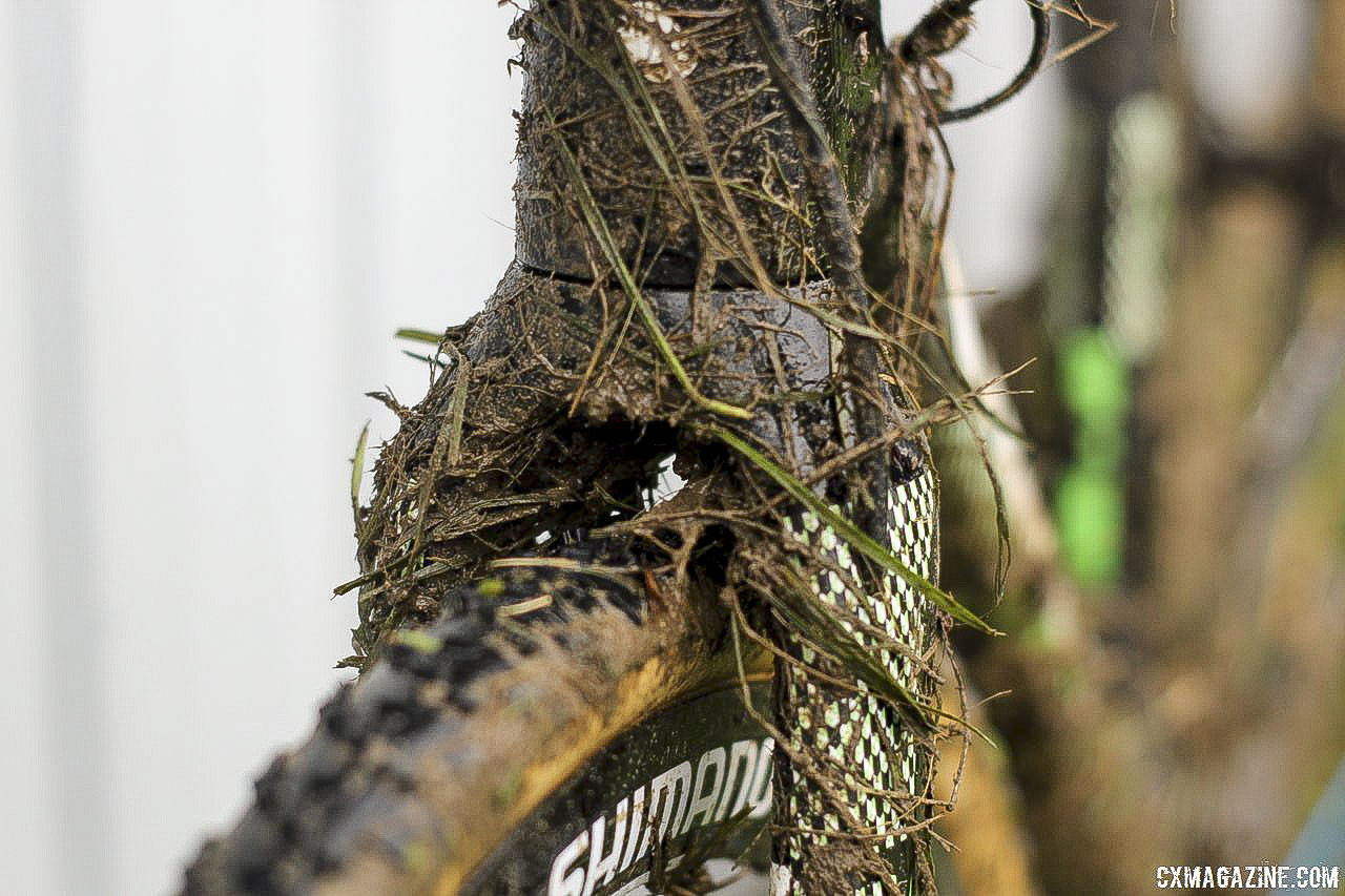 Frame and fork clearance on the X-Night is relatively narrow, making it a race-oriented design. Marianne Vos' Ridley X-Night SL Disc, 2018 Jingle Cross World Cup. © Z. Schuster / Cyclocross Magazine