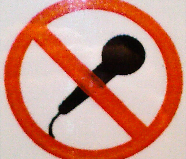 No microphones. photo by Bart Maquire, creative commons.