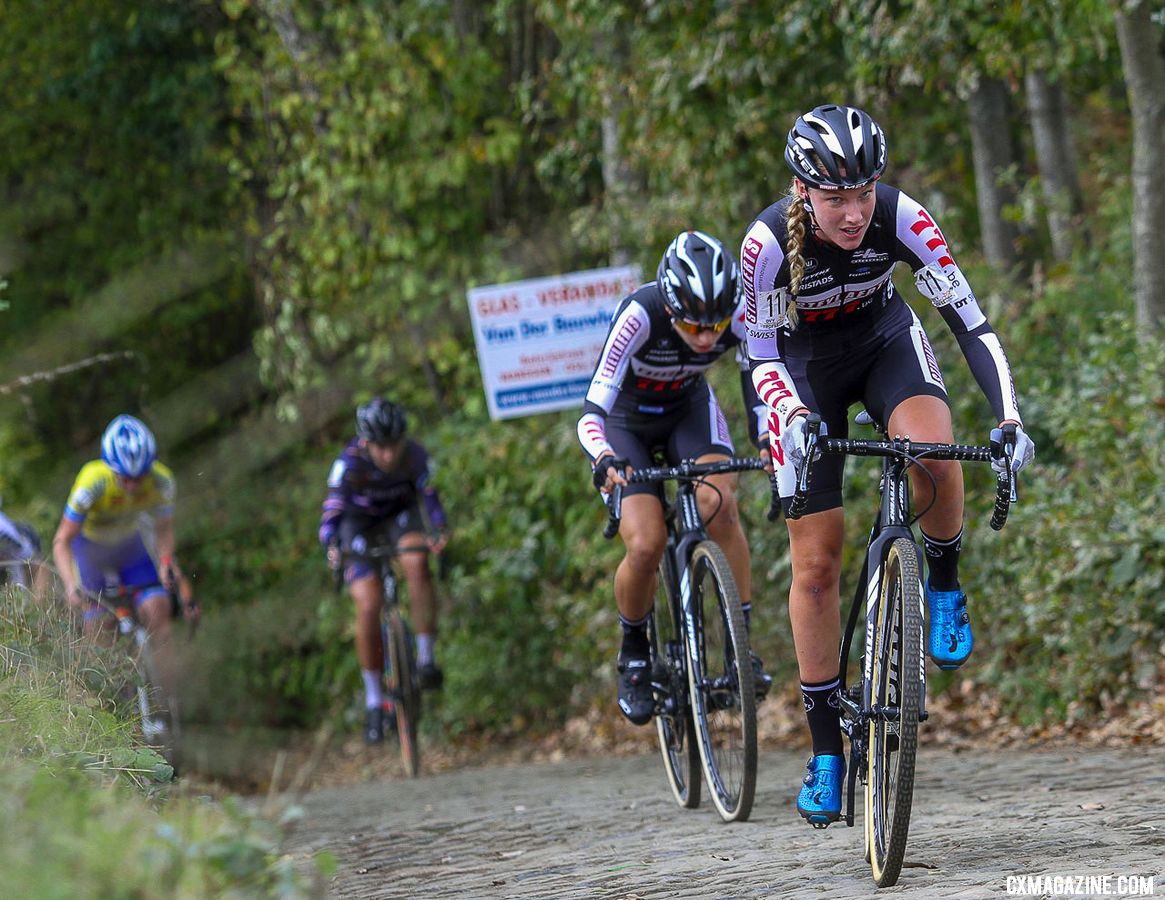 Worst leads the race up the Koppenbergcross with teammate Alice Maria Arzuffi, with Van de Steene lurking behind. 2018 Koppenbergcross Elite Women. © Bart Hazen / Cyclocross Magazine