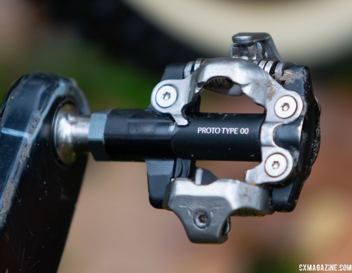 Available only to some sponsored riders, these prototype pedals appear more similar to XTR than XT pedals. Mathieu van der Poel's Canyon Inflite CF SLX. © A. Yee / Cyclocross Magazine