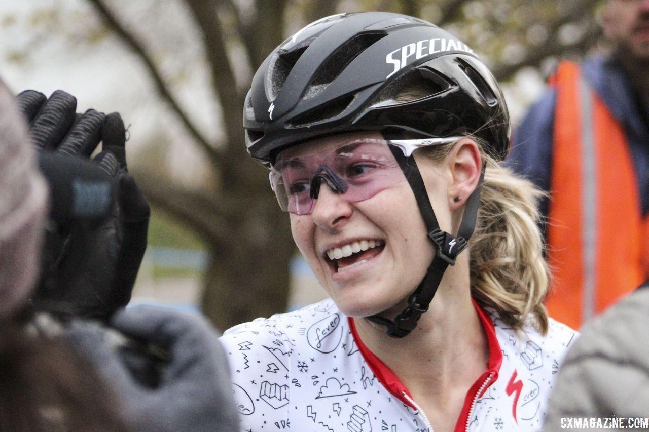 Maghalie Rochette celebrates her Pan-Ams win. 2018 Pan-American Cyclocross Championships, Midland, Ontario. © Z. Schuster / Cyclocross Magazine