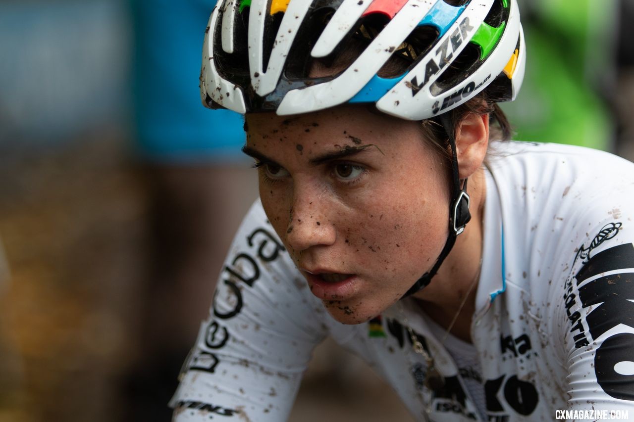 Sanne Cant took the win under the lights in Diegem. 2018 Superprestige Gavere Women. © A. Yee / Cyclocross Magazine