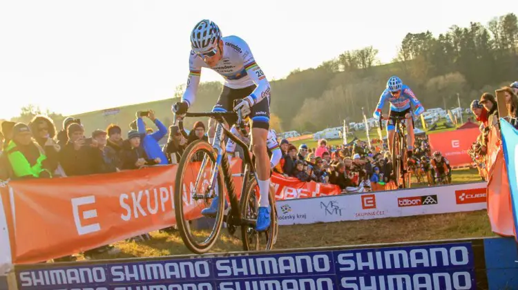 Hopping the barriers was a clear advantage on the day. 2018 Tabor UCI Cyclocross World Cup, Elite Men. © Bart Hazen / Cyclocross Magazine