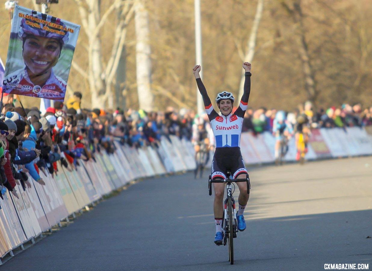 Lucinda Brand returns looking for her second-straight win. 2018 Tabor UCI Cyclocross World Cup. © Bart Hazen / Cyclocross Magazine