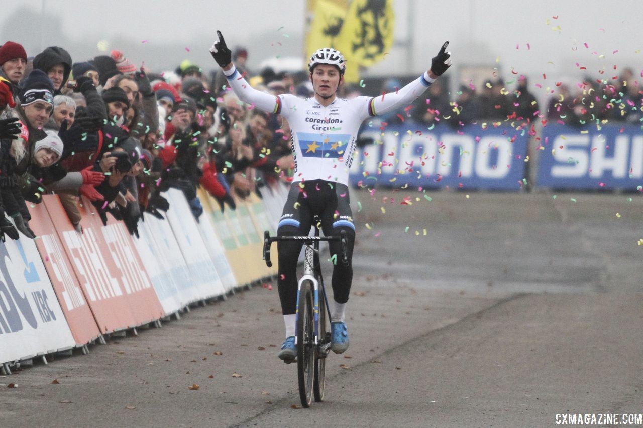 Another confetti shower for Van der Poel at Koksijde. 2018 World Cup Koksijde. © B. Hazen / Cyclocross Magazine