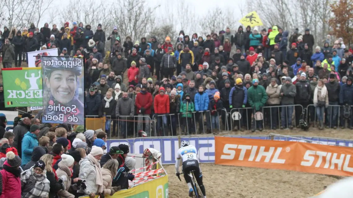 Fans watch on as Van der Poel dominates another World Cup. 2018 World Cup Koksijde. © B. Hazen / Cyclocross Magazine