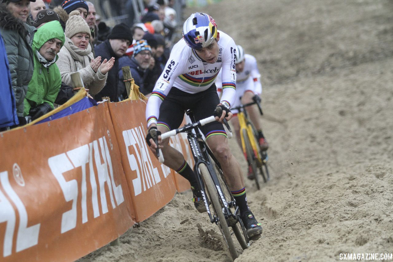 Van Aert recovered and passed Aerts to take over second. 2018 World Cup Koksijde. © B. Hazen / Cyclocross Magazine