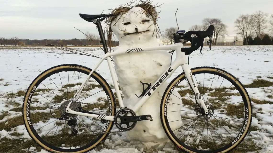 A little snowy cyclocross can help beat the winter blues. © Z. Schuster / Cyclocross Magazine