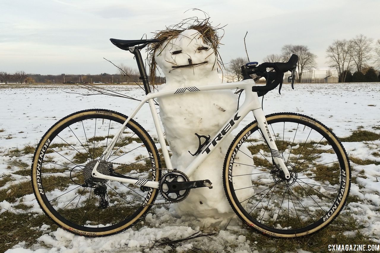 A little snowy cyclocross can help beat the winter blues. © Z. Schuster / Cyclocross Magazine