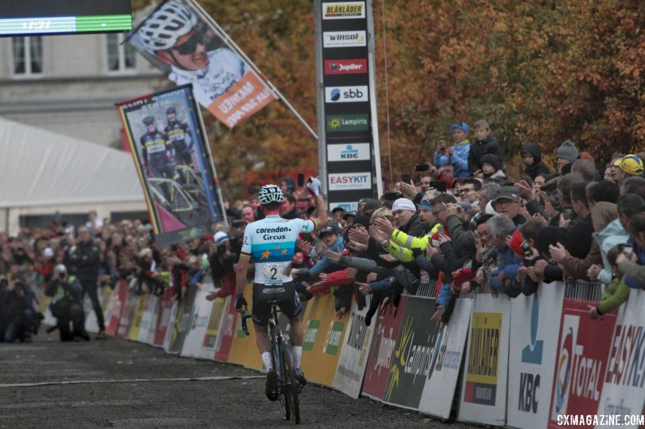 Van der Poel celebrates his win. 2018 Superprestige Gavere. © A. Yee / Cyclocross Magazine