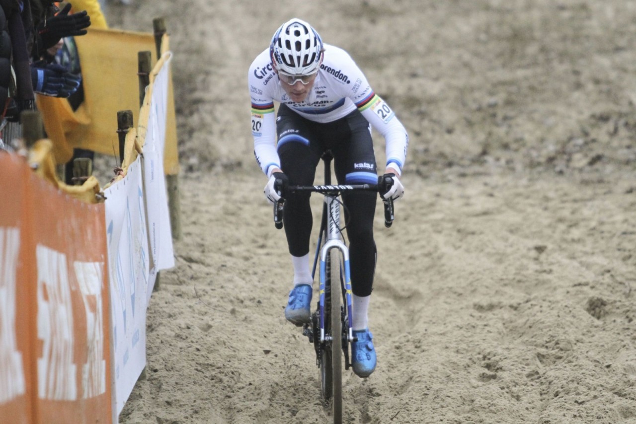 Mathieu van der Poel had fun in the sand once again. 2018 World Cup Koksijde. © B. Hazen / Cyclocross Magazine