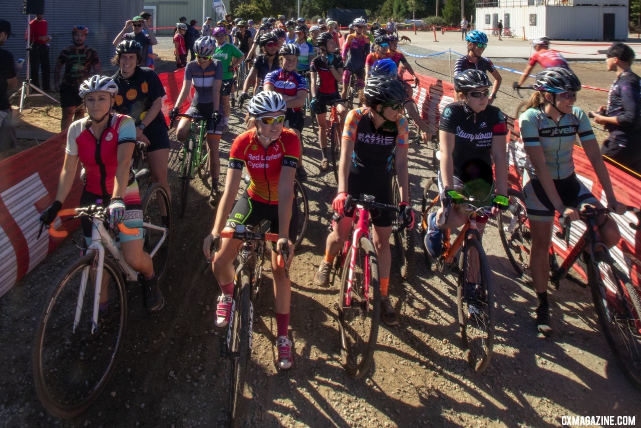 A long line of C Women's racers, many first timers. 2018 Surf City p/w Rock Lobster. © A. Yee / Cyclocross Magazine