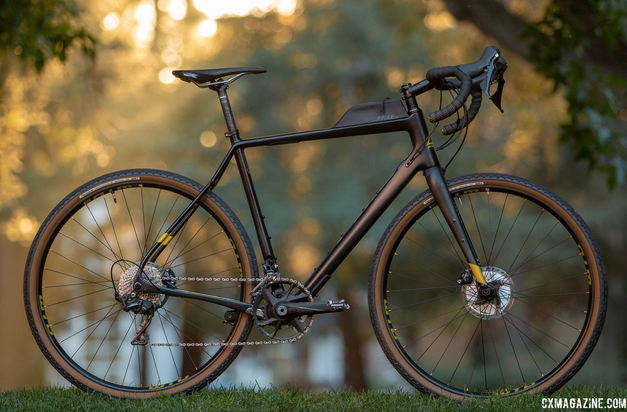 2019 Fuji Jari Carbon 1.1 Gravel bike. © Cyclocross Magazine