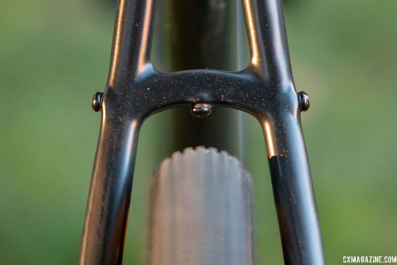 While seat stay bridges to present a surface on which mud may accumulate, they also allow for easier mounting of a fender. 2019 Fuji Jari Carbon 1.1 Gravel bike. © Cyclocross Magazine