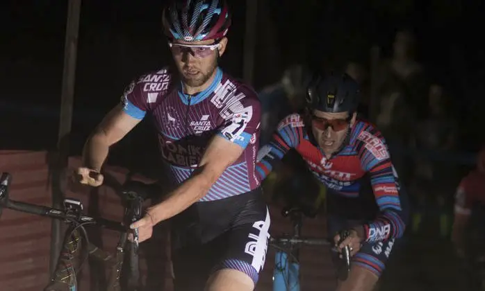 Ortenblad led Driscoll through the sand. 2018 RenoCross men's race. © A. Yee / Cyclocross Magazine