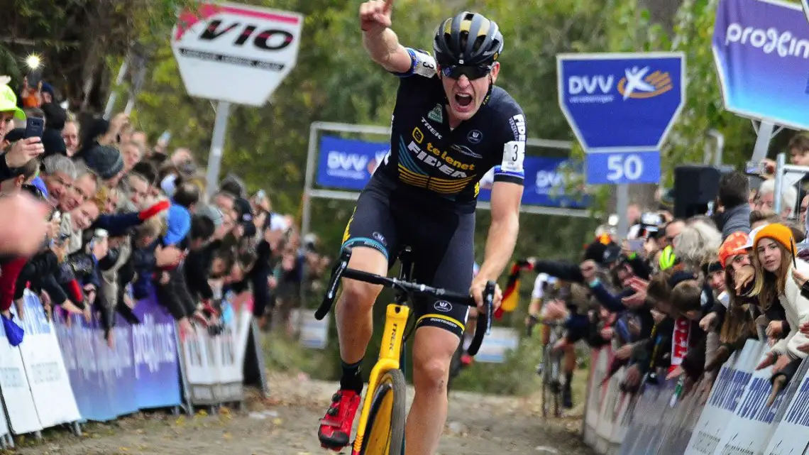 Toon Aerts (Telenet Fidea) takes the 2018 Koppenbergcross. © Bart Hazen / Cyclocross Magazine