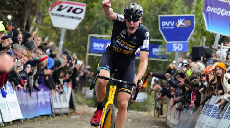 Toon Aerts (Telenet Fidea) takes the 2018 Koppenbergcross. © Bart Hazen / Cyclocross Magazine