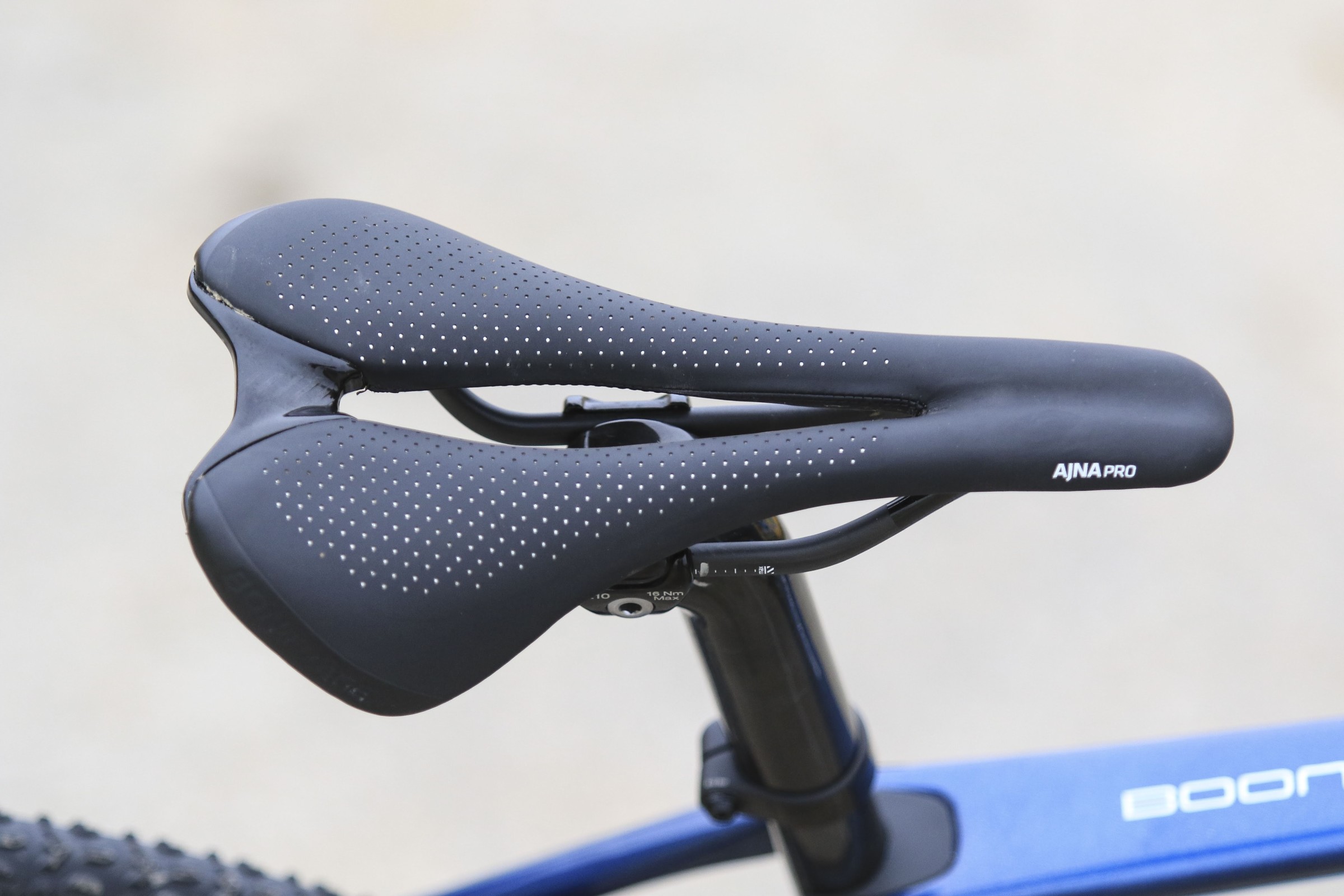bontrager ajna pro