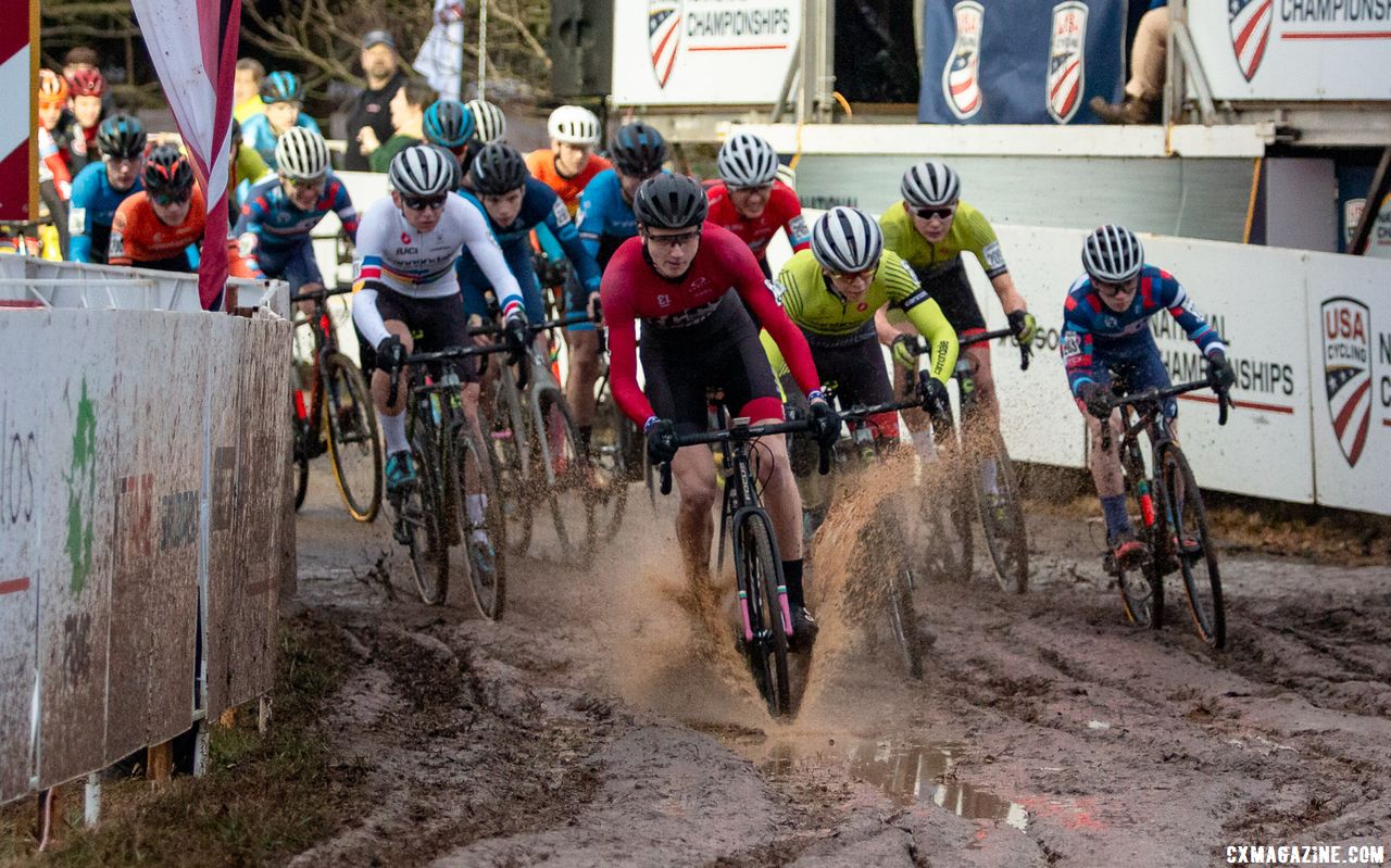 Nick Carter grabs the holeshot. Junior Men 17-18. 2018 Cyclocross National Championships, Louisville, KY. © A. Yee / Cyclocross Magazine