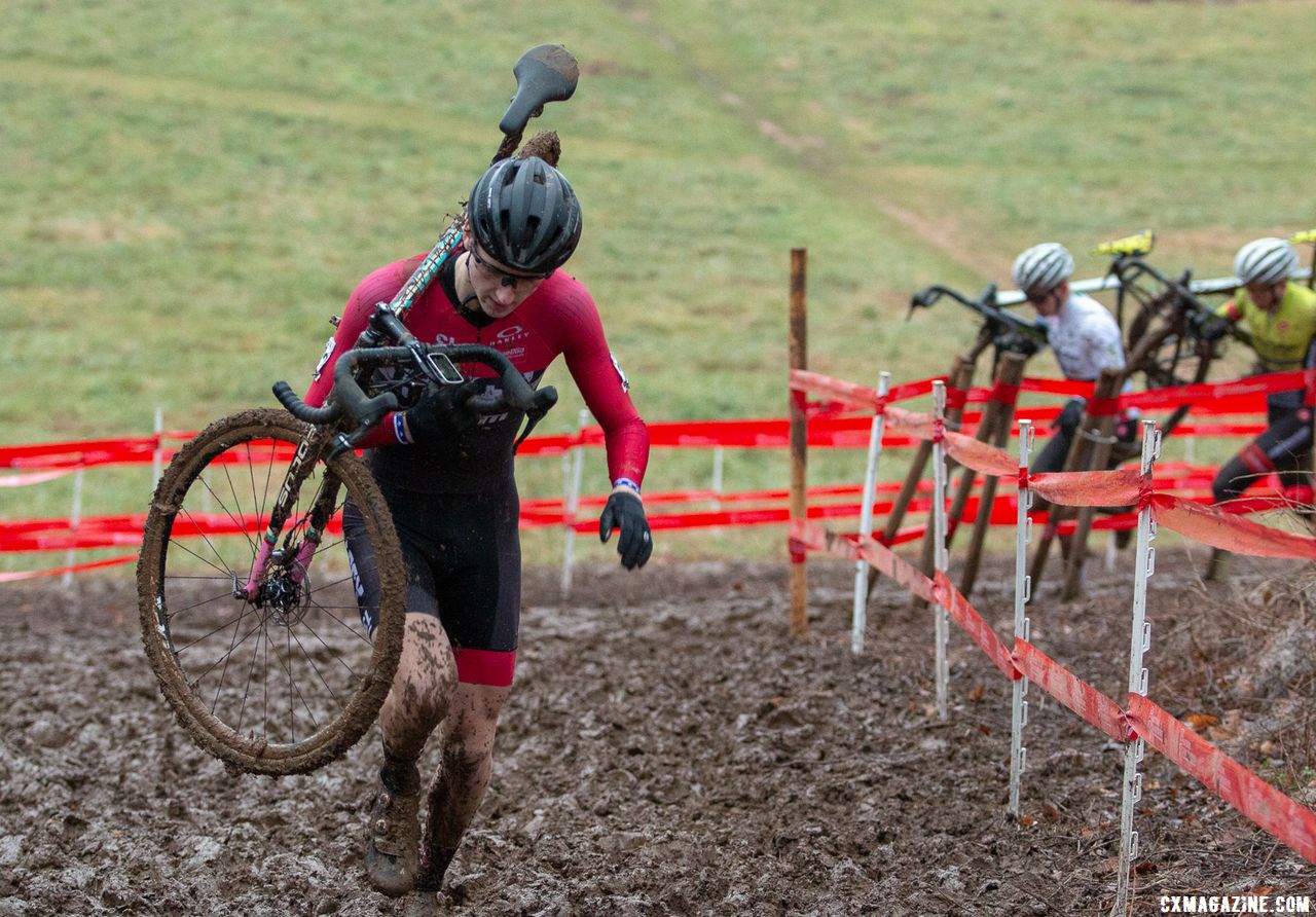 Carter took the holeshot and kept it through most of the first lap. Junior Men 17-18. 2018 Cyclocross National Championships, Louisville, KY. © A. Yee / Cyclocross Magazine