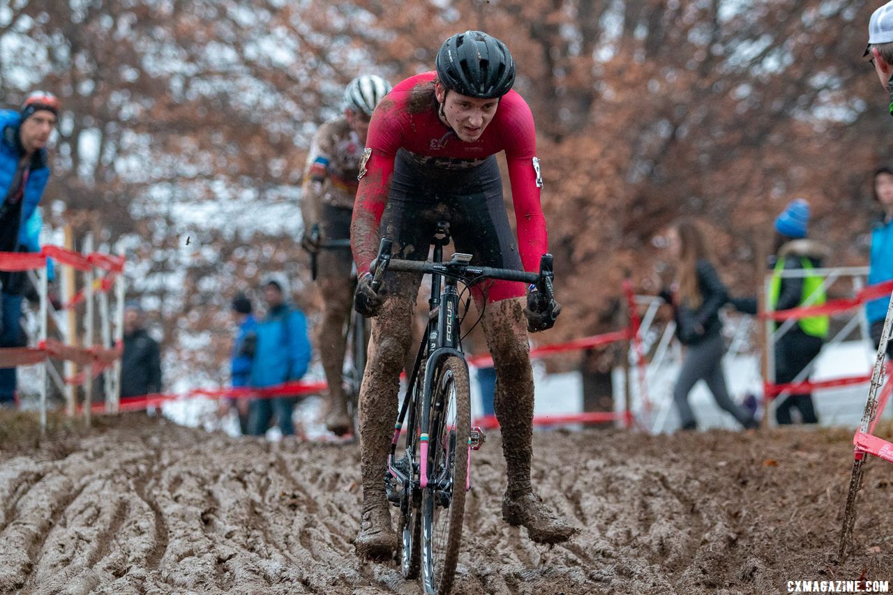 Carter leads Sheffield on the final lap. Junior Men 17-18. 2018 Cyclocross National Championships, Louisville, KY. © A. Yee / Cyclocross Magazine