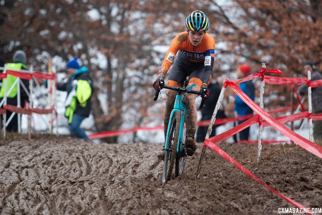 Clara Honsinger drops down the big descent. U23 Women. 2018 Cyclocross National Championships, Louisville, KY. © A. Yee / Cyclocross Magazine