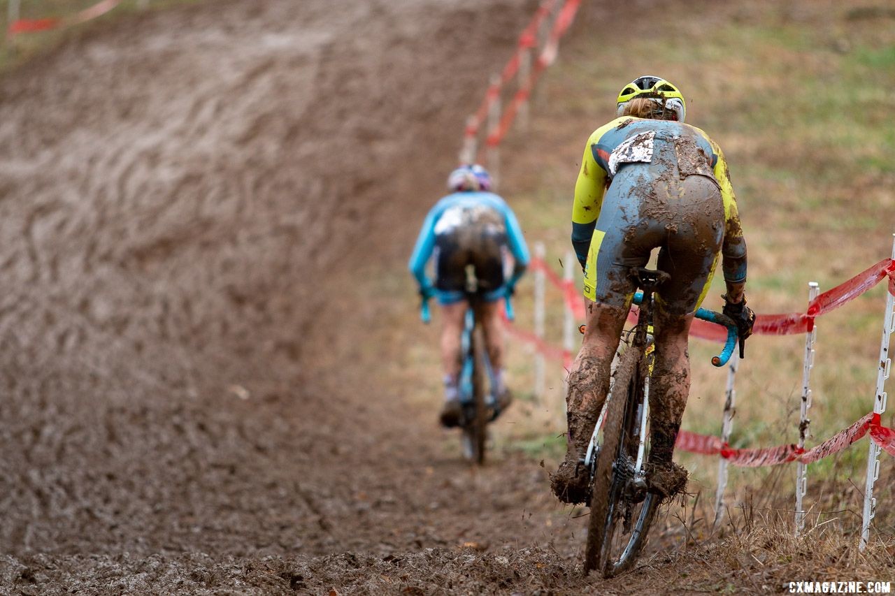 Fahringer bridged up to Noble in the second lap. Elite Women. 2018 Cyclocross National Championships, Louisville, KY. © A. Yee / Cyclocross Magazine