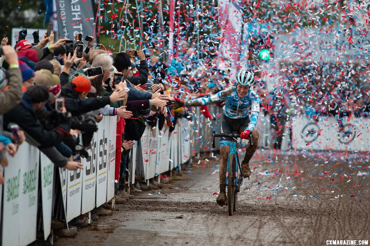 Compton finished on her 2017 bike with black bar tape. Elite Women. 2018 Cyclocross National Championships, Louisville, KY. © A. Yee / Cyclocross Magazine