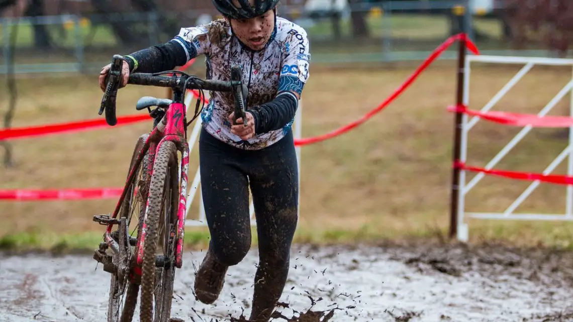 EiEire Chen got a late win in the Junior Women 11-12 race on Saturday. Junior Women 11-12. 2018 Cyclocross National Championships, Louisville, KY. © A. Yee / Cyclocross Magazine