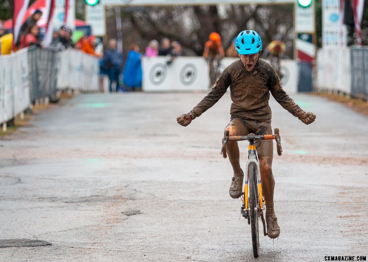 George Frazier won the 11-12 category in his hometown of Louisville. Junior Men 11-12. 2018 Cyclocross National Championships, Louisville, KY. © A. Yee / Cyclocross Magazine