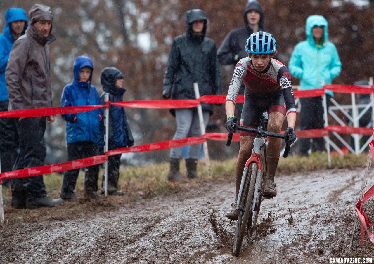 Ian Brown dials his line on the descent. Junior Men 13-14. 2018 Cyclocross National Championships, Louisville, KY. © A. Yee / Cyclocross Magazine