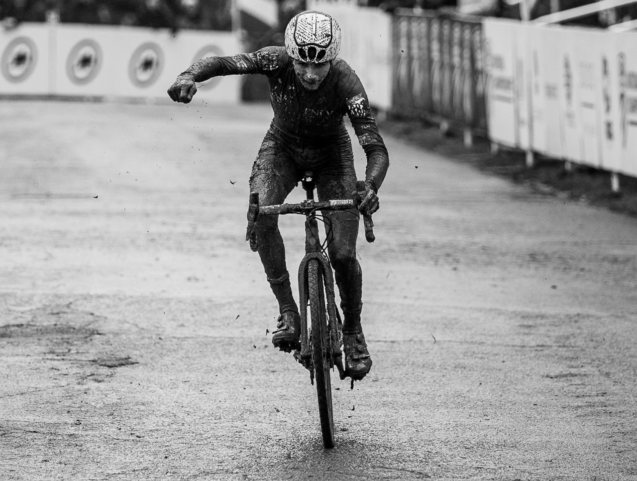 Dylan Zakrajsek scooted his way to a second place. Junior Men 15-16. 2018 Cyclocross National Championships, Louisville, KY. © A. Yee / Cyclocross Magazine