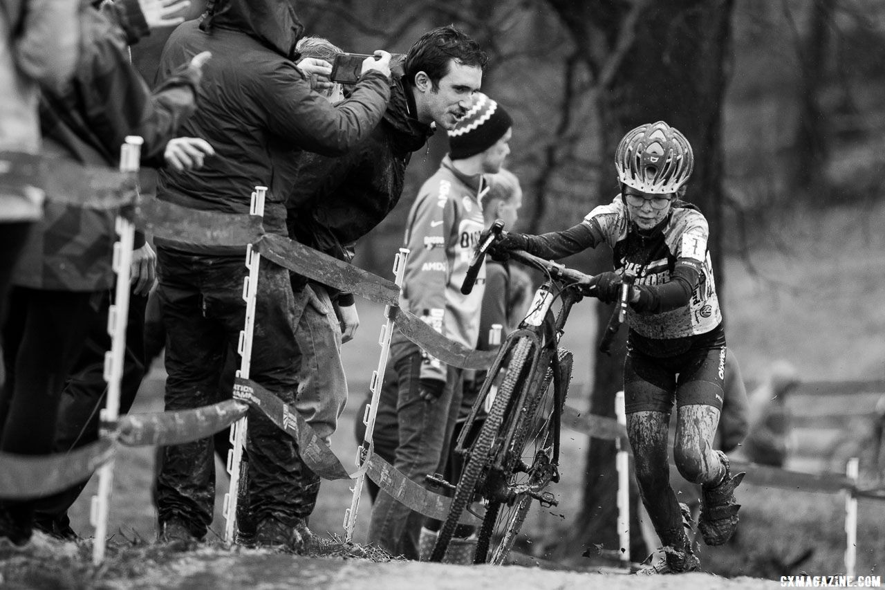 Iris Phillips held on to 10th in the 11-12 field. Junior Women 11-12. 2018 Cyclocross National Championships, Louisville, KY. © A. Yee / Cyclocross Magazine