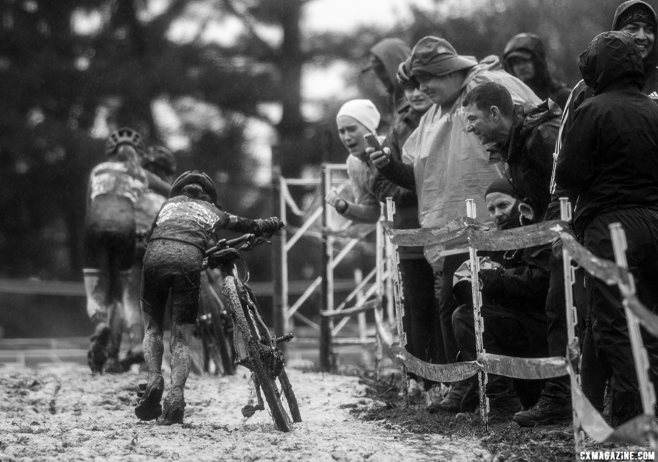 Louisville's climbs proved to be extended run ups. Junior Women 11-12. 2018 Cyclocross National Championships, Louisville, KY. © A. Yee / Cyclocross Magazine