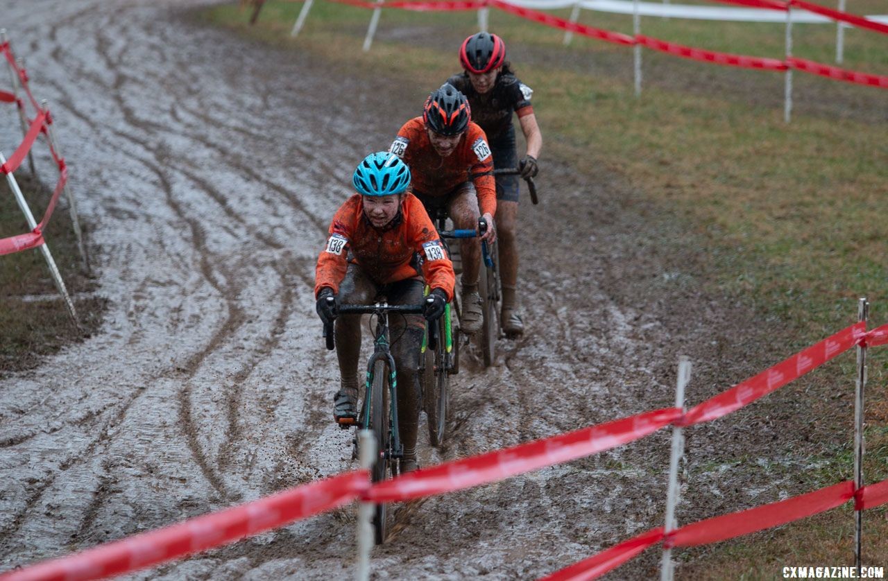 The race for the final podiums spots. Junior Women 13-14. 2018 Cyclocross National Championships, Louisville, KY. © A. Yee / Cyclocross Magazine
