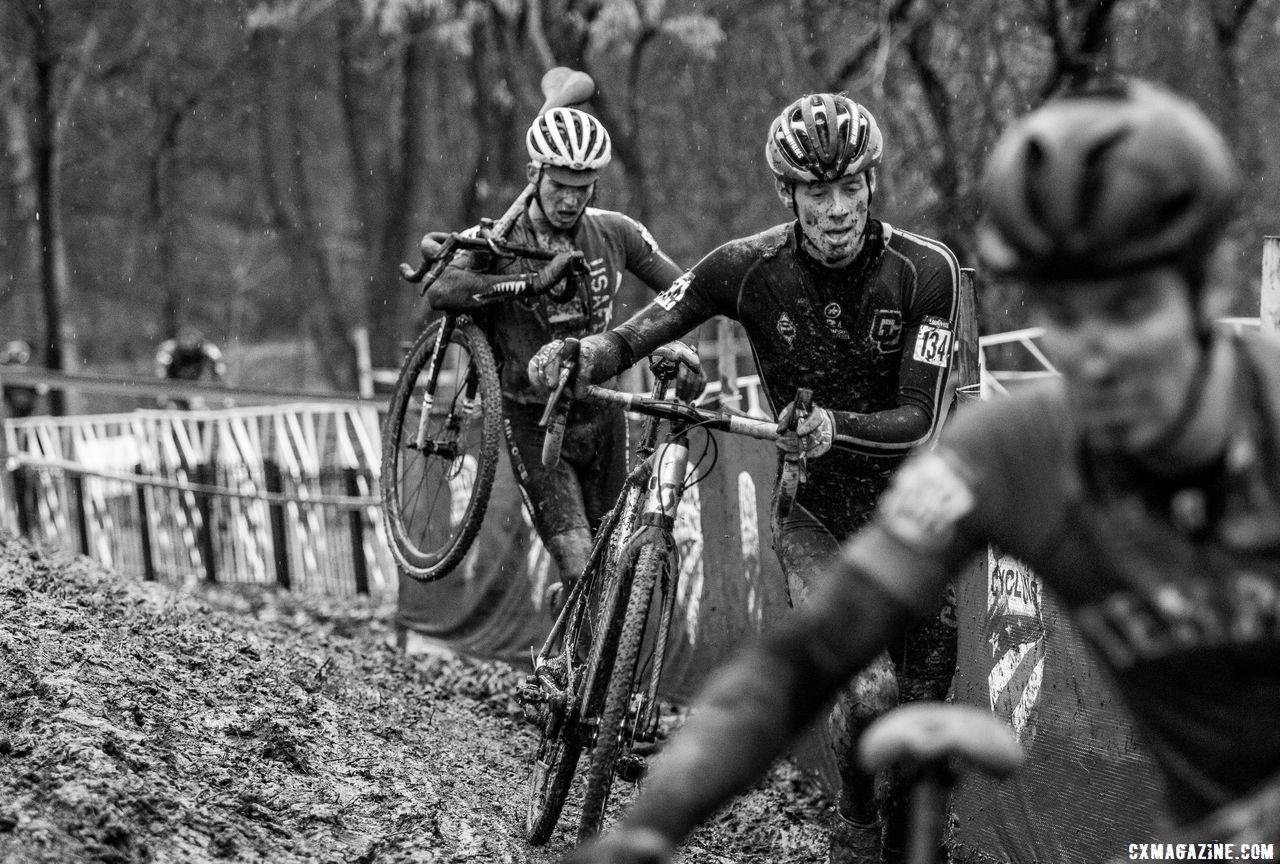 Ellwood had to make his way through lapped traffic late in the race. Collegiate Club Men. 2018 Cyclocross National Championships, Louisville, KY. © A. Yee / Cyclocross Magazine