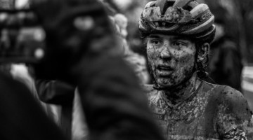 Funston explains his tire choices. Collegiate Varsity Men. 2018 Cyclocross National Championships, Louisville, KY. © A. Yee / Cyclocross Magazine