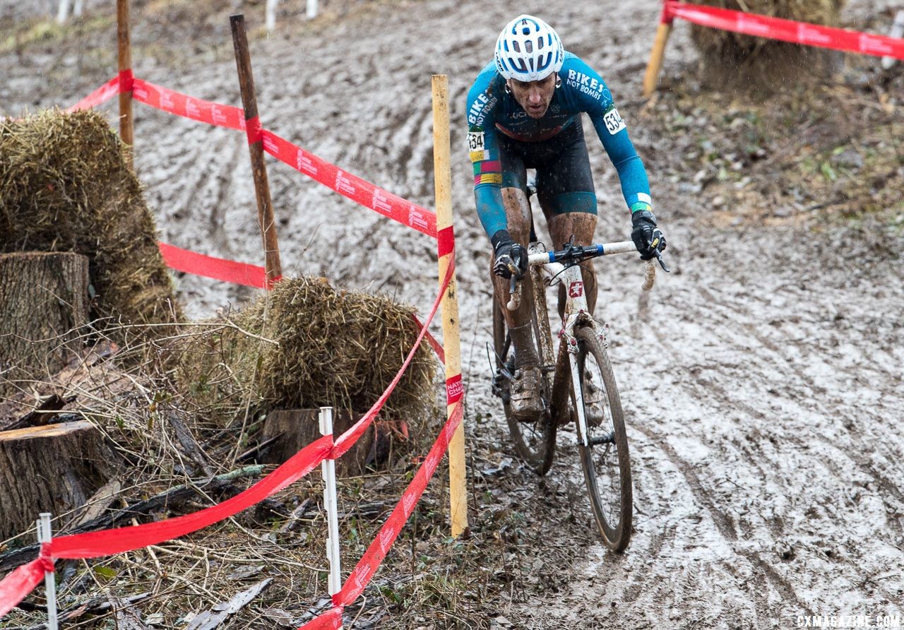 Myerson descended with confidence. Masters Men 45-49. 2018 Cyclocross National Championships, Louisville, KY. © K. Baumgardt / Cyclocross Magazine