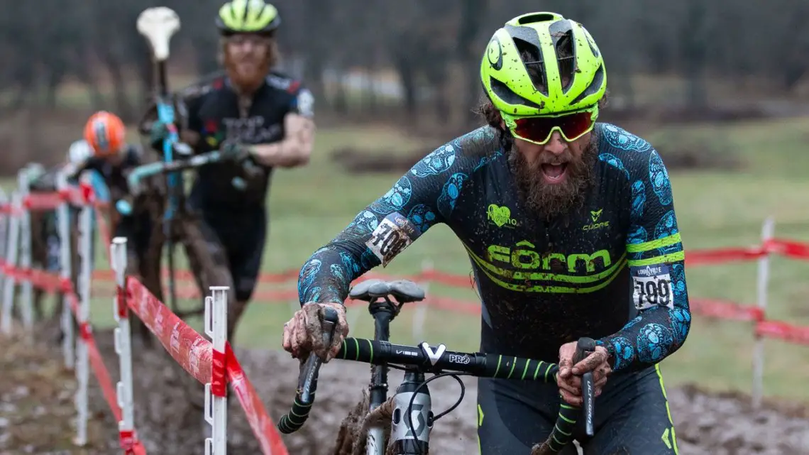 Wells moved to the front to defend his single speed title. Singlespeed Men. 2018 Cyclocross National Championships, Louisville, KY. © A. Yee / Cyclocross Magazine