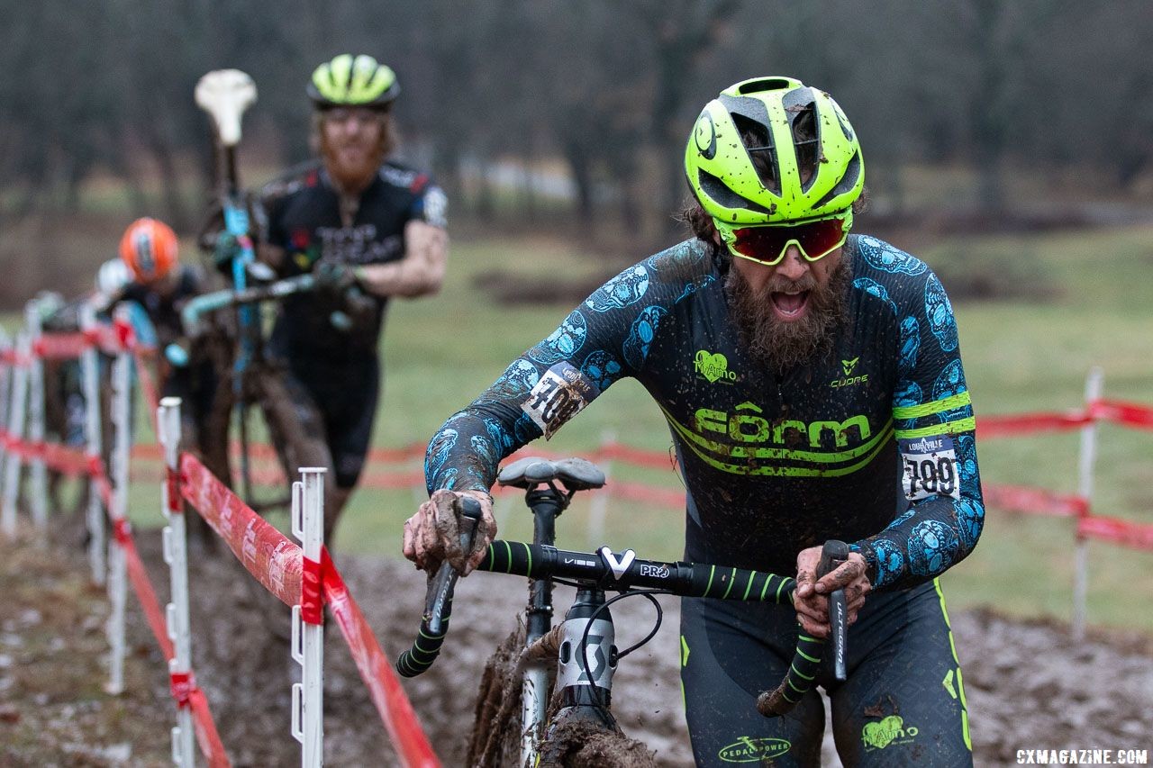 Wells moved to the front to defend his single speed title. Singlespeed Men. 2018 Cyclocross National Championships, Louisville, KY. © A. Yee / Cyclocross Magazine