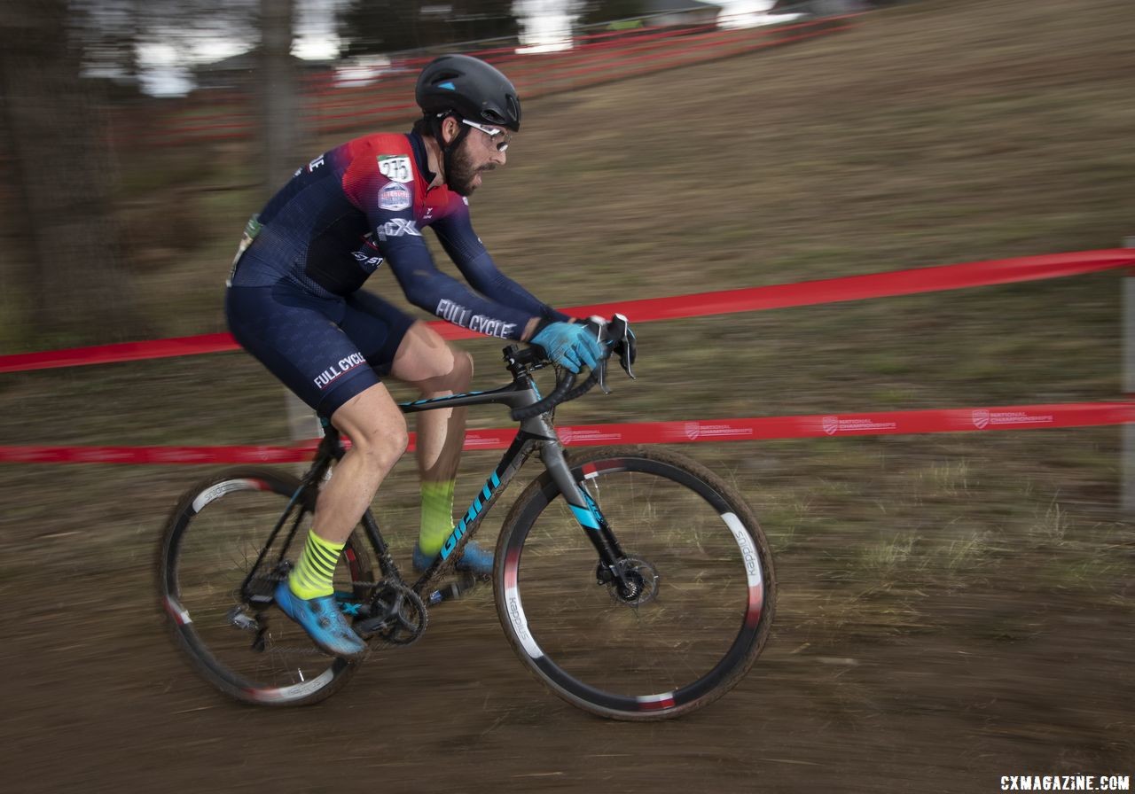 While rain overnight did change the course, tread remained fairly firm and bikes stayed clean. Masters Men 35-59. 2018 Cyclocross National Championships, Louisville, KY. © A. Yee / Cyclocross Magazine