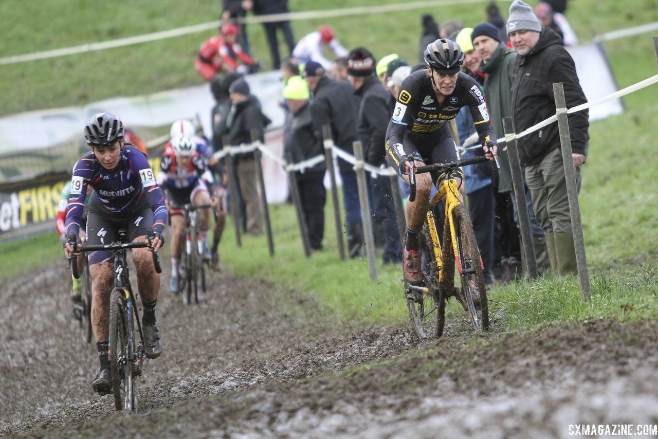 Nikki Brammeier and Ellen Van Loy lead the way early on. 2018 Vlaamse Druivencross Overijse. © B. Hazen / Cyclocross Magazine