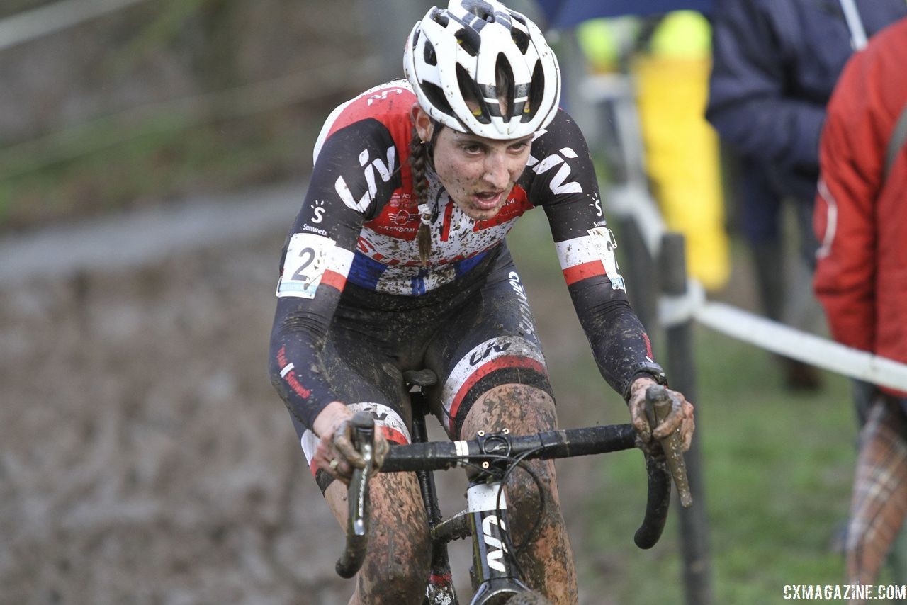 Lucinda Brand focuses on the muddy task at hand. 2018 Vlaamse Druivencross Overijse. © B. Hazen / Cyclocross Magazine