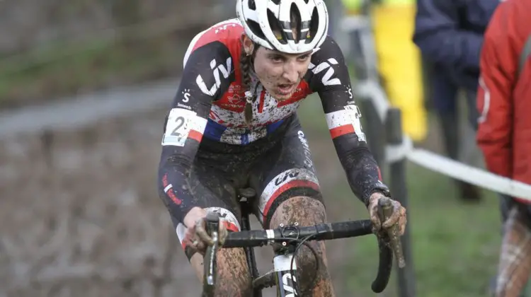 Lucinda Brand focuses on the muddy task at hand. 2018 Vlaamse Druivencross Overijse. © B. Hazen / Cyclocross Magazine