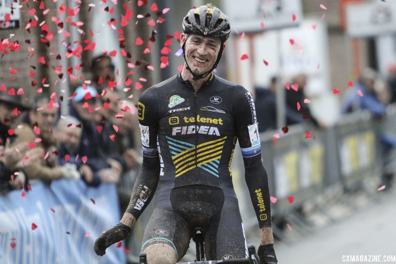 Toon Aerts enjoys the confetti cannon for his win. 2018 Vlaamse Druivencross Overijse. © B. Hazen / Cyclocross Magazine