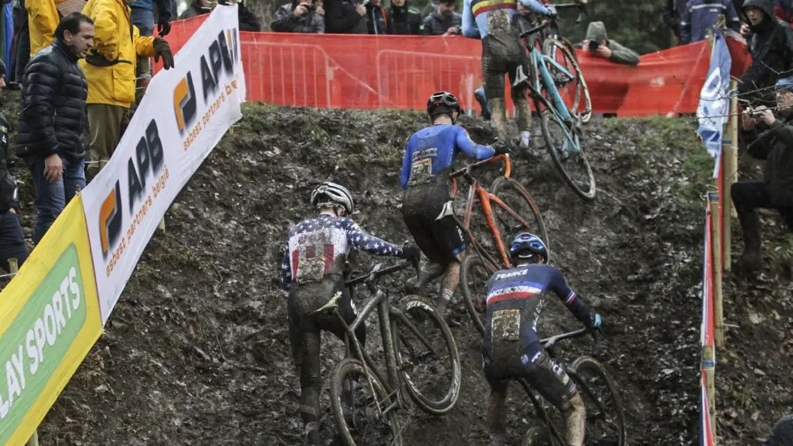 Alex Morton heads up one of the run-ups while in traffic. 2018 World Cup Namur. © B. Hazen / Cyclocross Magazine