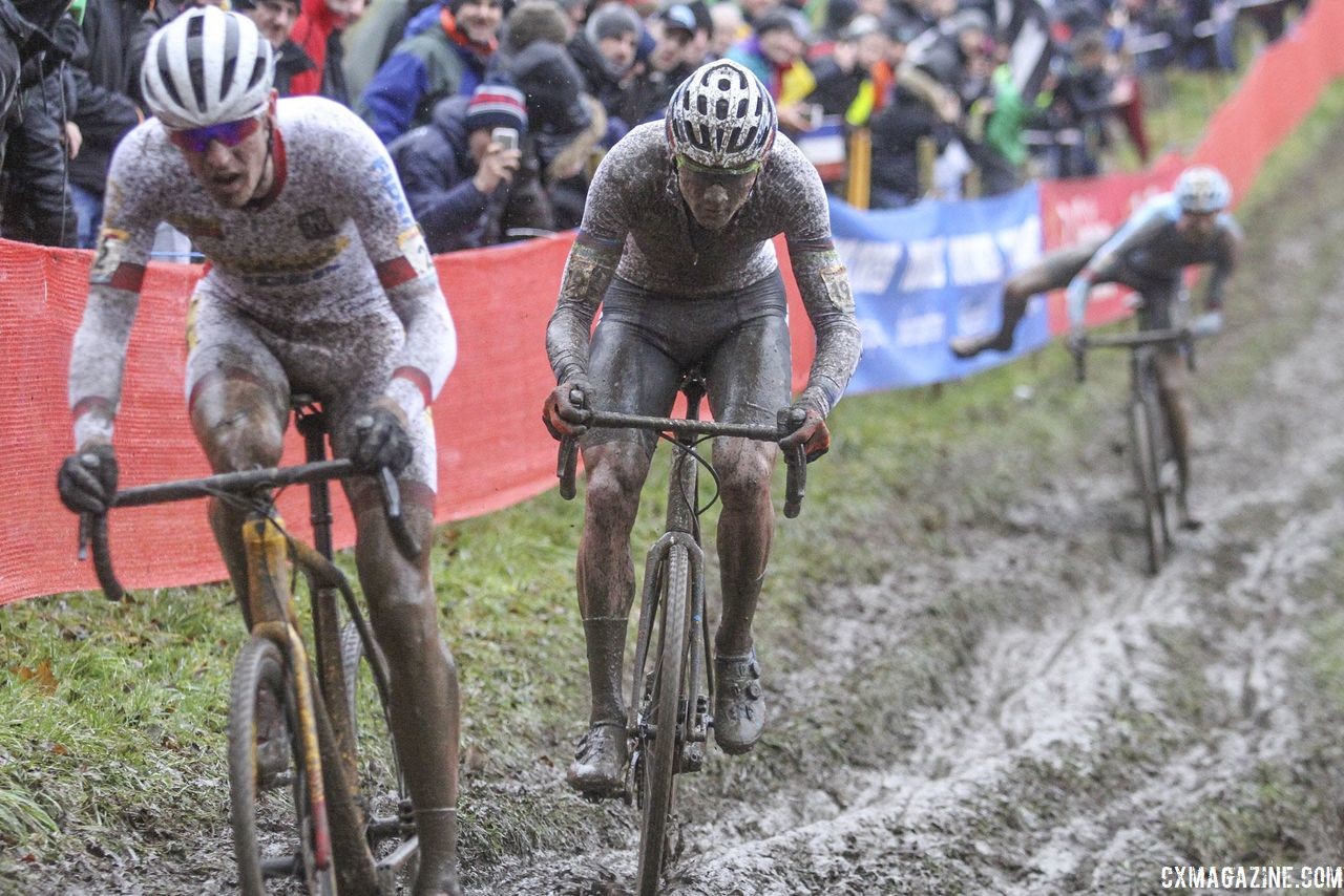 Mathieu van der Poel pulled around Toon Aerts to take the lead for good. 2018 World Cup Namur. © B. Hazen / Cyclocross Magazine