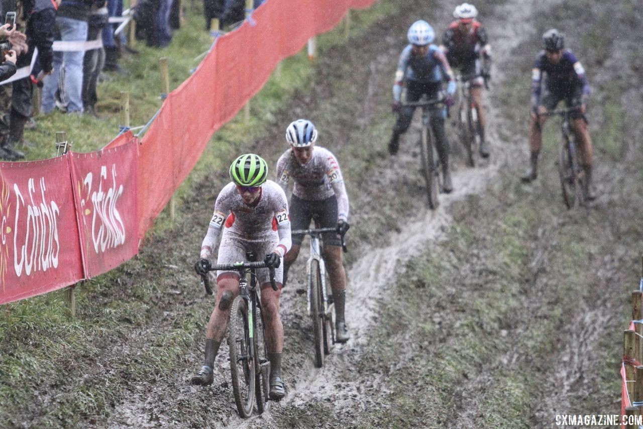 Vos leads through the off-camber in Lap 1. 2018 World Cup Namur. © B. Hazen / Cyclocross Magazine